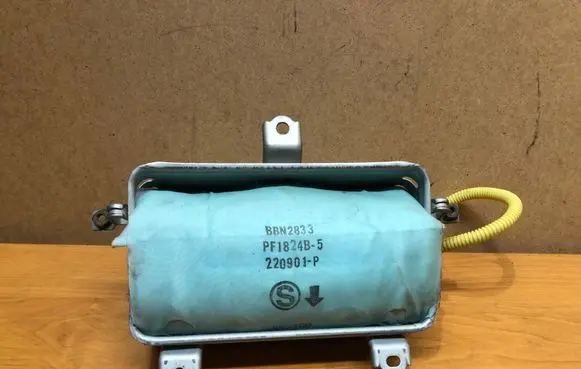 Toyota Corolla E120 E130 Passenger airbag BBN2833 PF1824B5 220901P