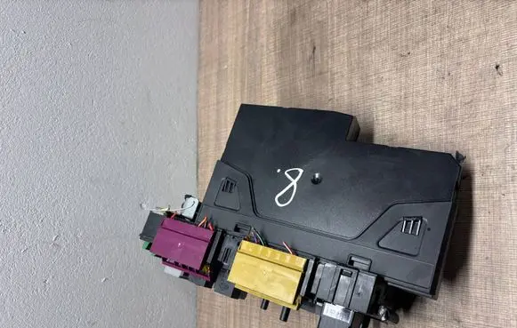 Mercedes-Benz E W212 Fuse module 5DK01102345 2129017306 2129009922