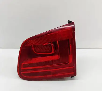 Volkswagen Tiguan Tailgate rear/tail lights 5N0945094G