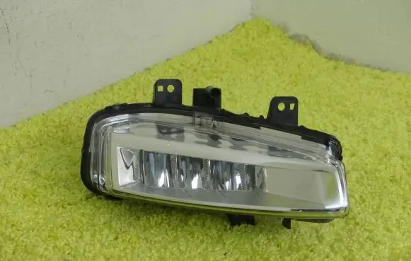 Land Rover Discovery 5 Front fog light FJ32-15200-AC