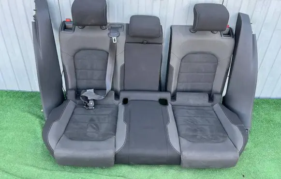 Volkswagen Golf VII Second row seats 