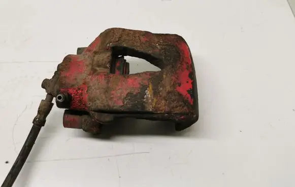 Volkswagen Golf IV Front brake caliper