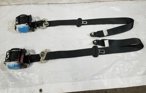 Mazda 6 Front seatbelt