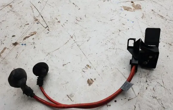 Positive cable (battery)