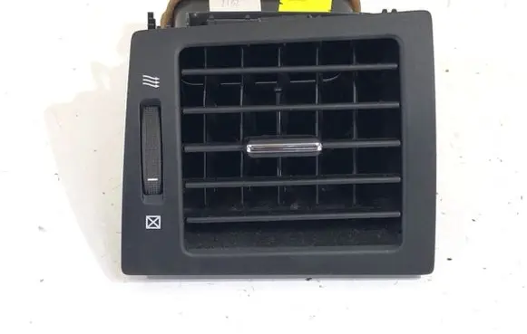 Toyota Avensis T270 Rear air vent grill 55660-05101