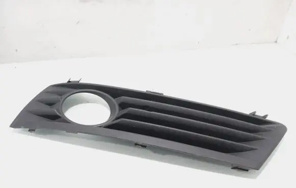 Opel Zafira B Front bumper lower grill 13124989