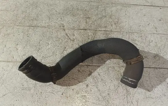 Opel Zafira B Engine coolant pipe/hose 13117572