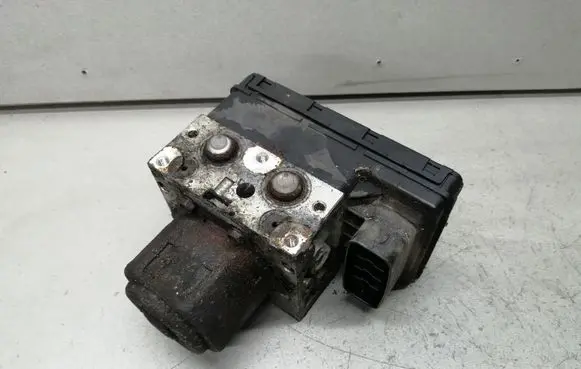 Toyota Corolla Verso E121 ABS Pump 4451013070 8954113040