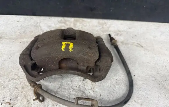 Toyota Auris 150 Front brake caliper