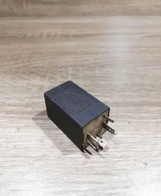 Volkswagen Golf II Other relay 811919096F