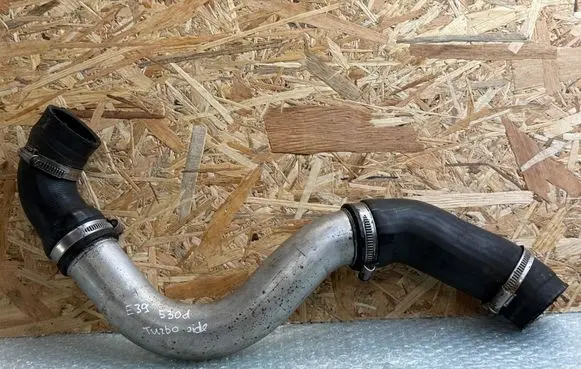 BMW 5 E39 Intercooler hose/pipe 2249669 11612249669