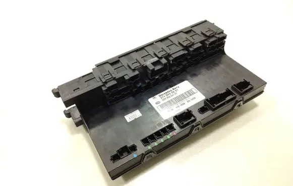 Mercedes-Benz E W211 Fuse module 2115455601 5DK008047-57