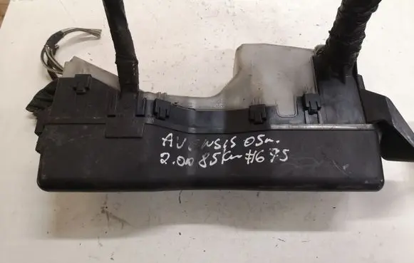 Toyota Avensis T250 Fuse module