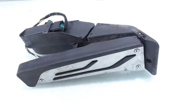 Accelerator throttle pedal