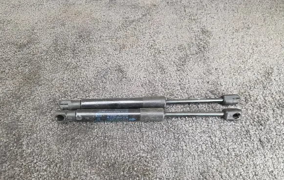 Maserati Grecale Front bonnet/hood damper/strut 06702958050