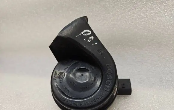 Audi A6 Allroad C5 Horn signal 011157