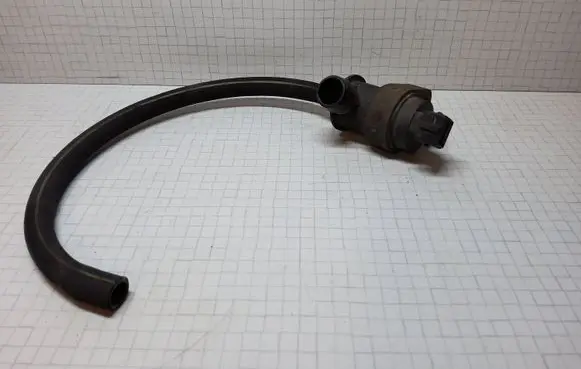 Volvo S60 Vacuum valve 31104896