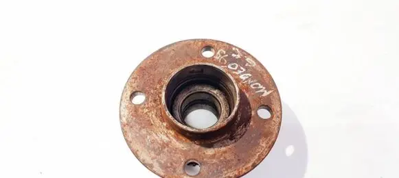 Ford Mondeo MK II Rear wheel hub