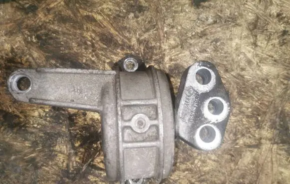 Opel Astra H Engine mount bracket 13125627 3125524
