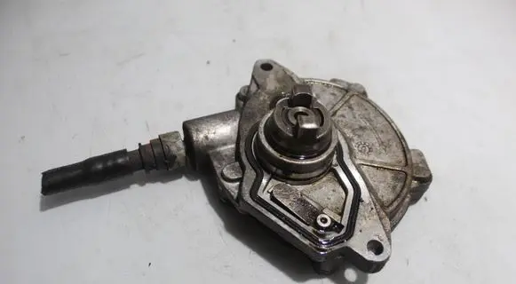 Mercedes-Benz A W169 Vacuum pump 6402300365