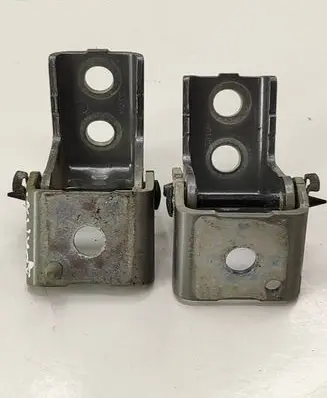 Rear door hinge set