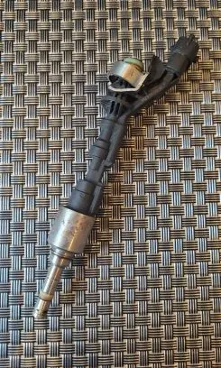 Jaguar XF Fuel injector FX239F593AC
