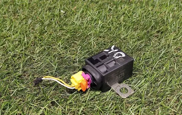 Audi Q7 4L Battery relay fuse 4F0915519 120121
