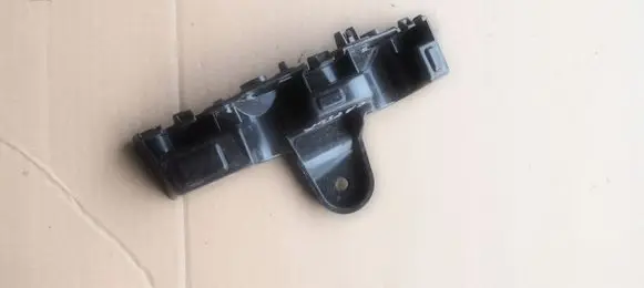 Renault Captur Front bumper mounting bracket 622228340