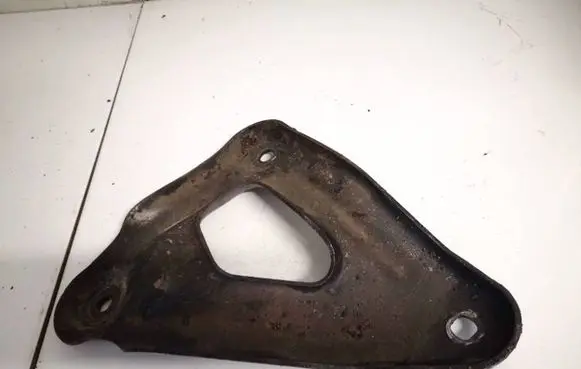 Chevrolet Captiva Engine mounting bracket