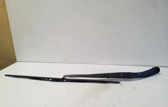KIA Sportage Front wiper blade arm
