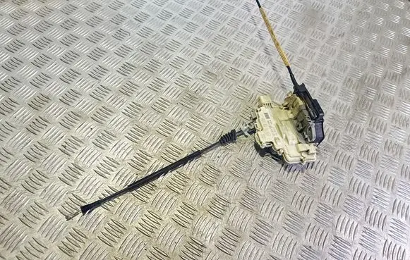 Volkswagen PASSAT B7 Rear door lock 3C4839016A A046465