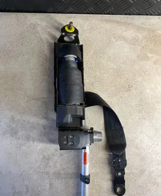 Volvo S40 Front seatbelt 30615571