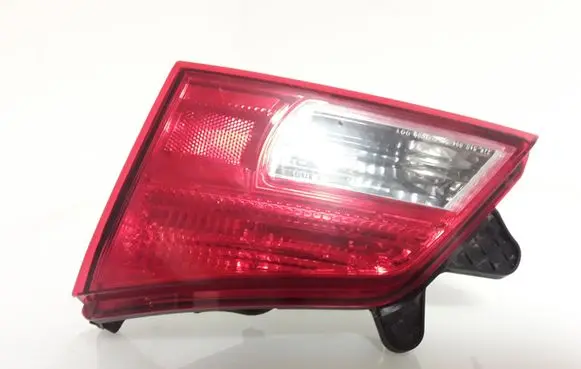 Subaru Outback Tailgate rear/tail lights 2ZR946094