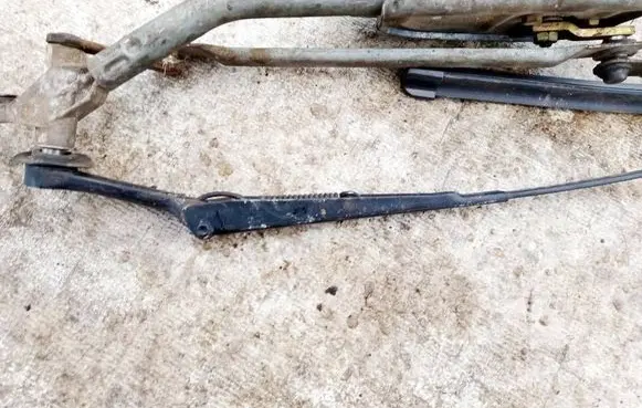 Volkswagen PASSAT B5 Front wiper blade arm 3b1955409