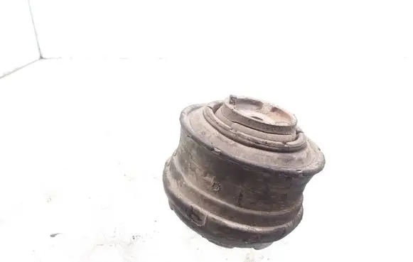 Mercedes-Benz C W203 Engine mount bracket