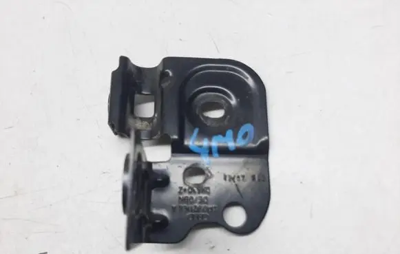 Audi Q7 4M Fender mounting bracket 4M0821168AQ74M