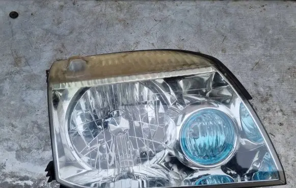 Nissan X-Trail T30 Headlight/headlamp