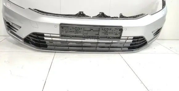 Volkswagen PASSAT B8 Front bumper 3G0807221B
