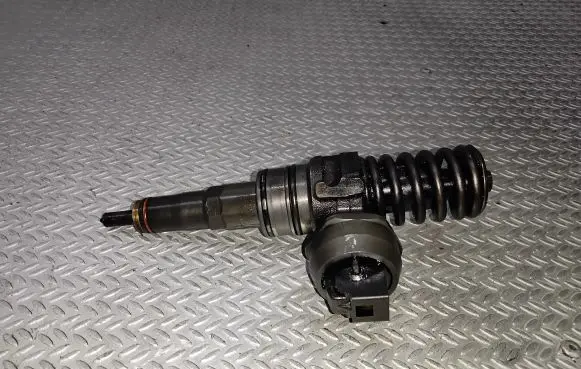 Seat Ibiza IV (6J,6P) Fuel injector 0414720313 038130073BN