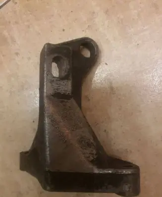 Volkswagen PASSAT B3 Gearbox mounting bracket 357199353a