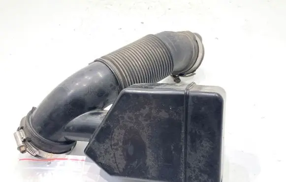 Opel Corsa E Air intake hose/pipe 13427558