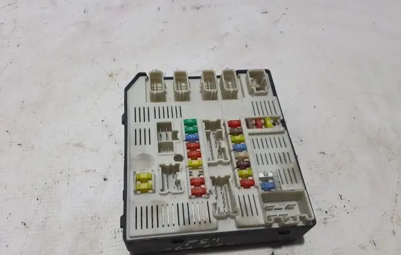 Renault Megane III Fuse module 284B60009R
