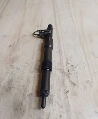 Ford Mondeo Mk III Fuel injector 6S7Q9K546AA 3080DZ24F72 04358BD9C1B
