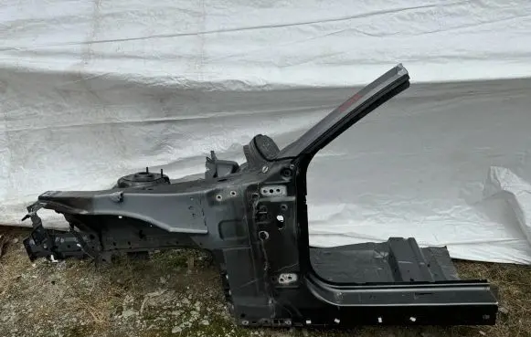 Ford Mustang VI Front quarter panel 
