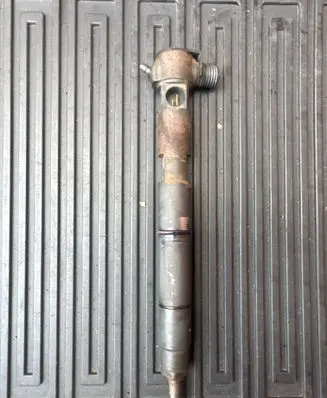 Hyundai ix20 Fuel injector 338002A760