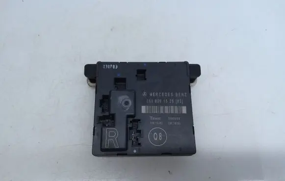 Mercedes-Benz E W211 Door control unit/module 2118201626