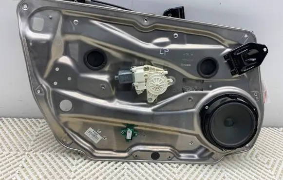Mercedes-Benz GLK (X204) Front door window regulator with motor 