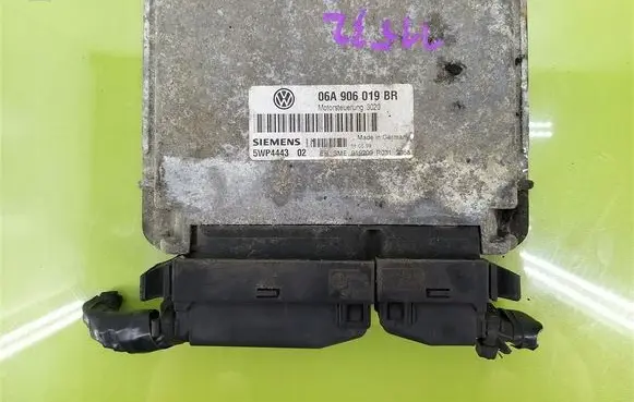 Seat Toledo II (1M) Engine control unit/module 06A906019BR