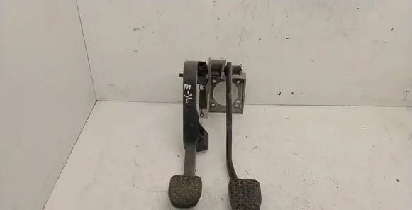 BMW 3 E36 Pedal assembly 1161962