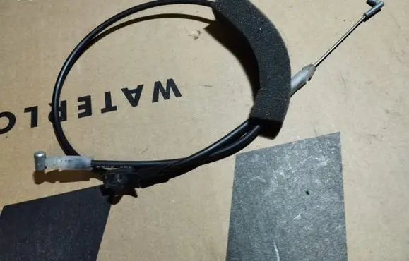 Honda FR-V Engine bonnet (hood) release handle SJD5E23